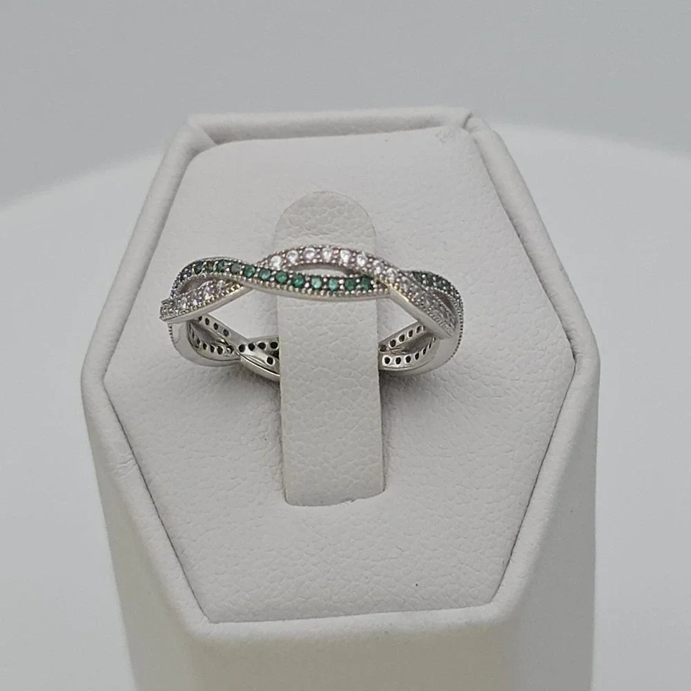 Vtg 925 Sterling‎ Silver Ring Criss-Cross Green Crystal Cubic Zirconia Size 7.25